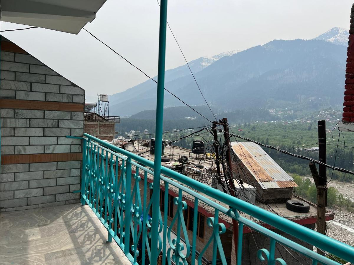 Hostel The Vagabond Manali Exterior foto